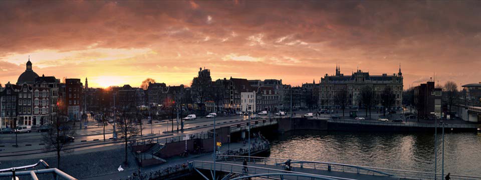 Overlooking amsterdam : HTML5 Image Gallery Slider